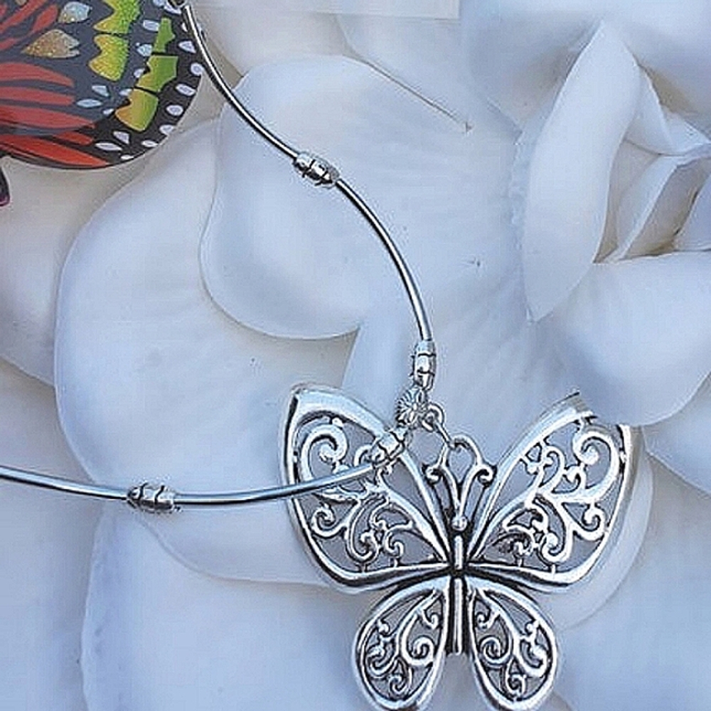 Butterfly Necklace - Picture 13 of 13